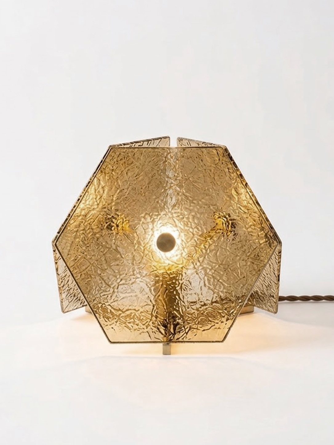Fine crackle-textured glass